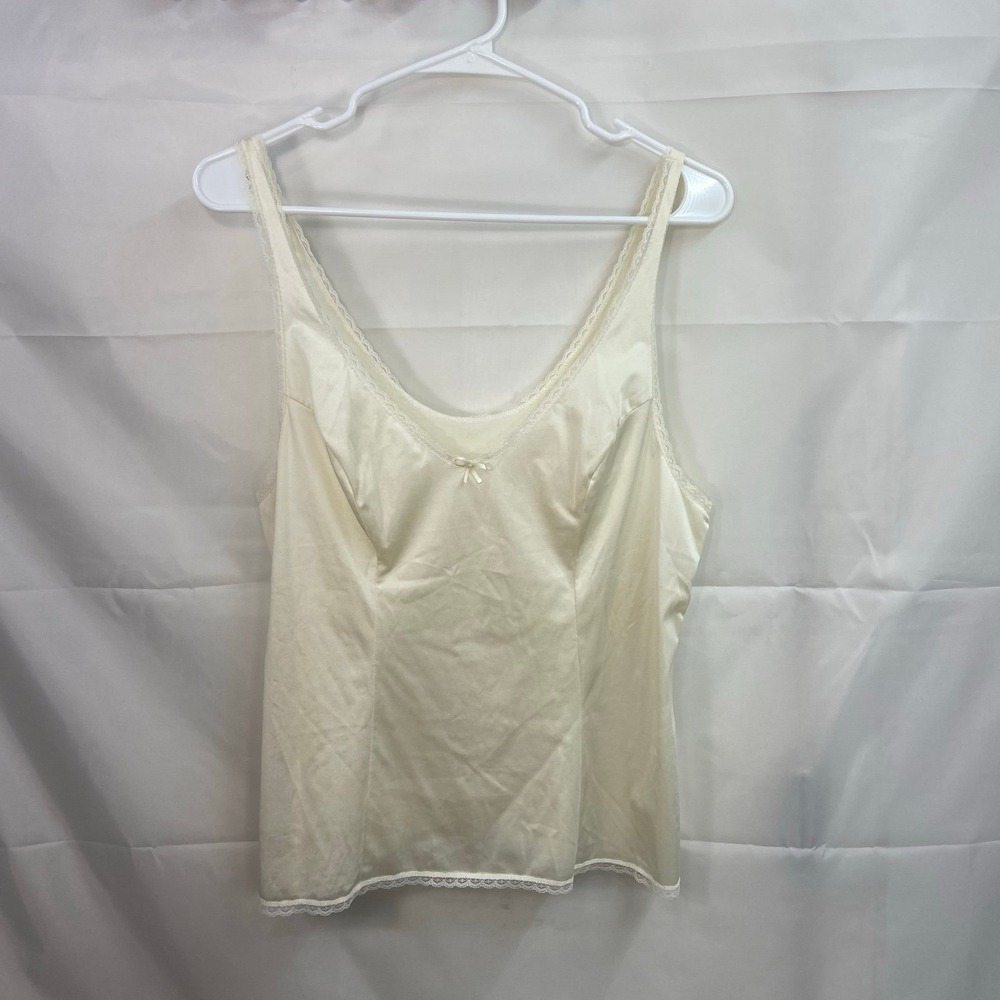 Vanity Fair women's cream lace trim silky v-neck lightweight intimates blouse XL